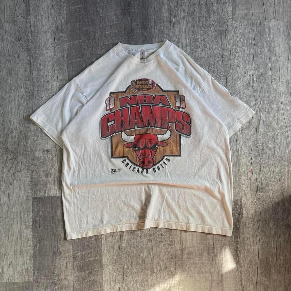 White And Red 1996 Nba Champions Chicago Bulls Tee Basketball